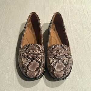 Clarks Cora Viola brown snake slip-on loafers